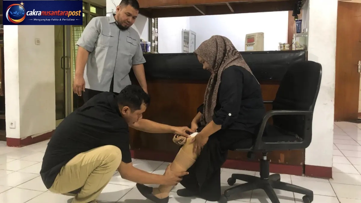 Bantuan Kaki Palsu dari UPZ Baznas Semen Padang Bantu Rahma Kembali Produktif