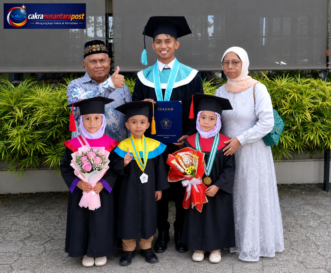 Anak Ketujuh Sawirman Raih Gelar Sarjana Keperawatan, Kebahagiaan Keluarga Kian Lengkap