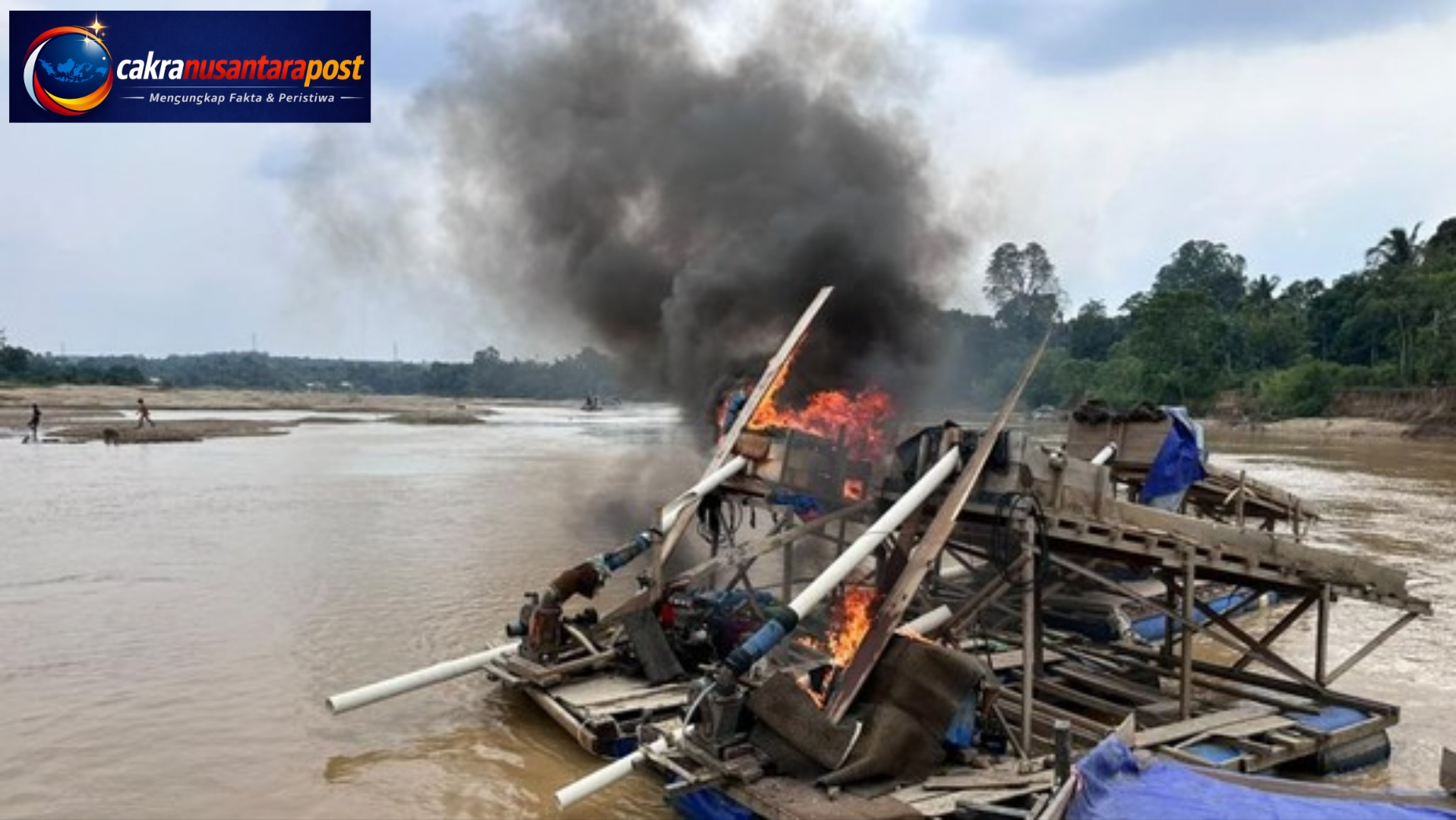 Respons Cepat Aduan Warga, Polres Kuansing Hancurkan 48 Rakit PETI di Sungai Kuantan